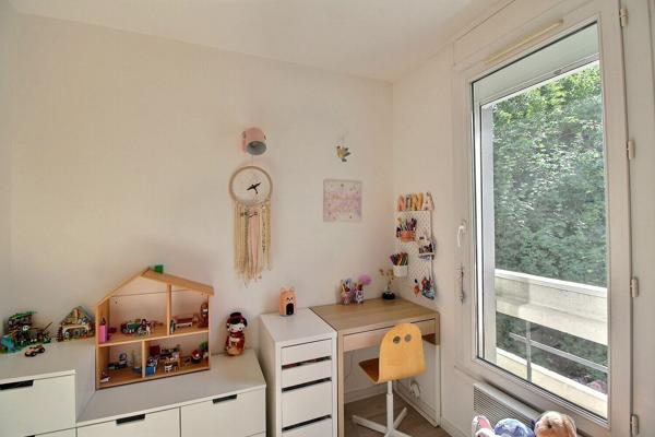 Appartement 4 pièces d'exception à vendre au coeur du vieux Massy  avec loggia, parkings et cave