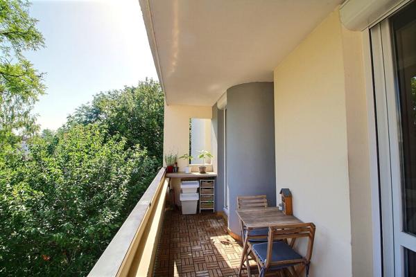 Appartement 4 pièces d'exception à vendre au coeur du vieux Massy  avec loggia, parkings et cave