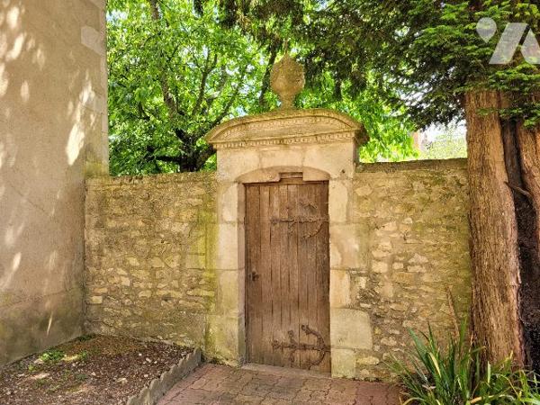 Propriété du XVIe siècle avec dépendances