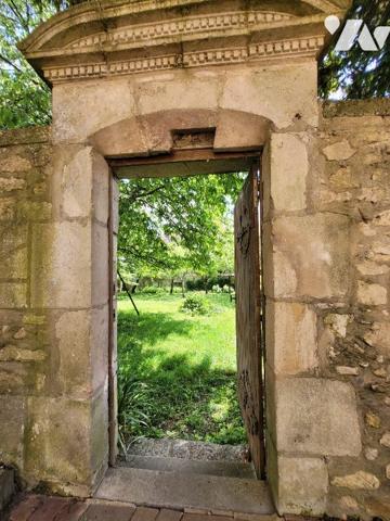 Propriété du XVIe siècle avec dépendances