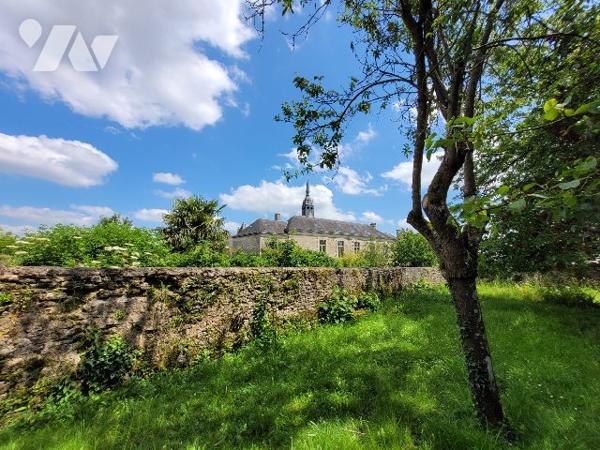 Propriété du XVIe siècle avec dépendances