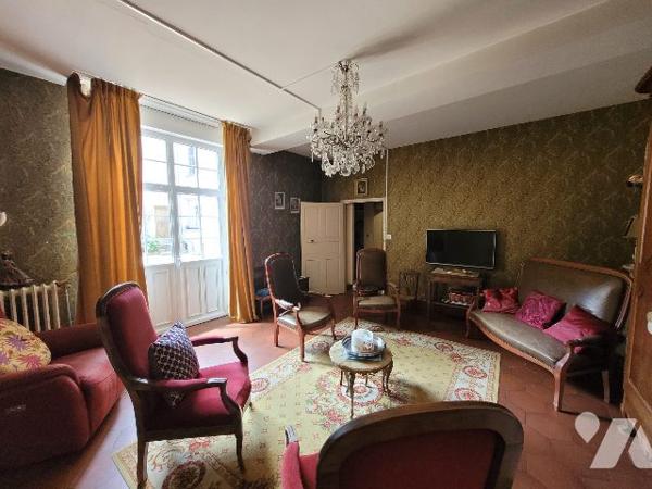 Propriété du XVIe siècle avec dépendances