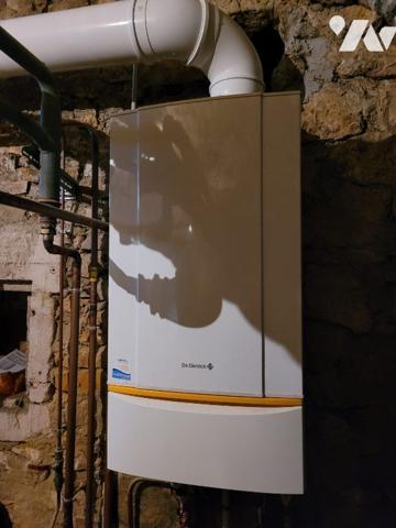 Propriété du XVIe siècle avec dépendances