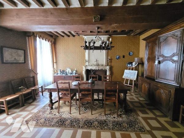 Propriété du XVIe siècle avec dépendances