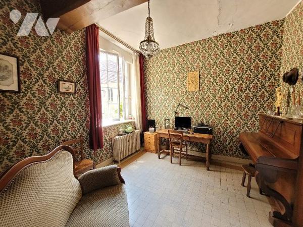 Propriété du XVIe siècle avec dépendances