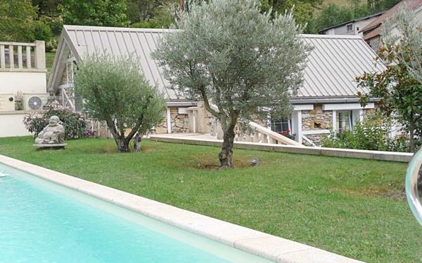 Maison à vendre    5 pièces •  Chézery-Forens