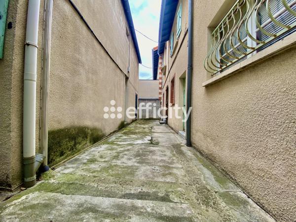 Immeuble
        
        - 69 m² 292 000 € *