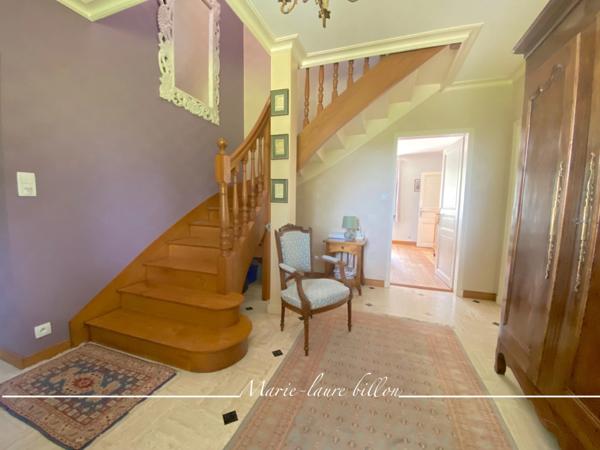 Maison à vendre 7 pièces CHALLANS (85), maison 4 chambres avec véranda, espace détente +piscine, terrain clos de 4730 m2.