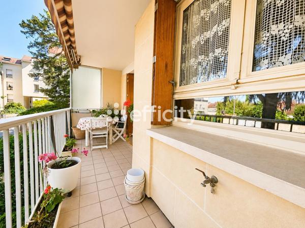 Appartement
         4 pièces
        - 71 m² 352 000 € *
