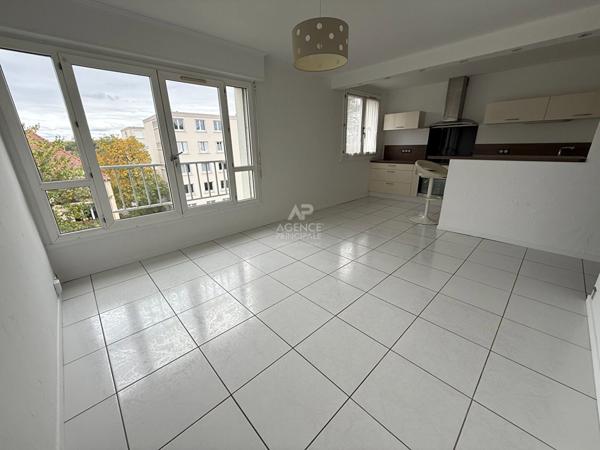Appartement Poissy 3 pièce(s) 67 m2 €180 000 ** - Référence 8955