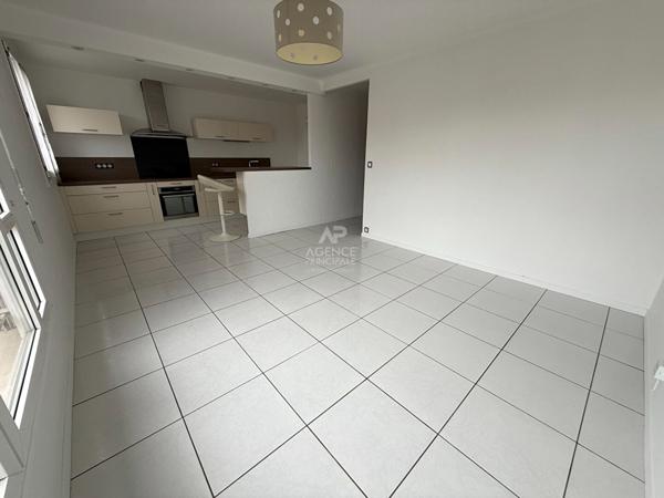 Appartement Poissy 3 pièce(s) 67 m2 €180 000 ** - Référence 8955