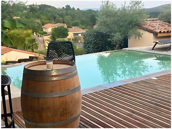 Charmante maison familiale avec piscine et vue dégagée