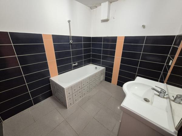 Rivesaltes (66600) LOCAL PROFESSIONNEL – 90 m² – ZONE LES SOLADES – RIVESALTES