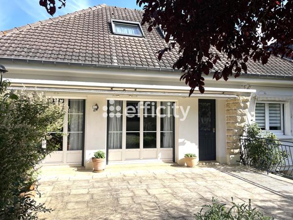 Maison
         7 pièces
        - 140 m² 559 000 € *
