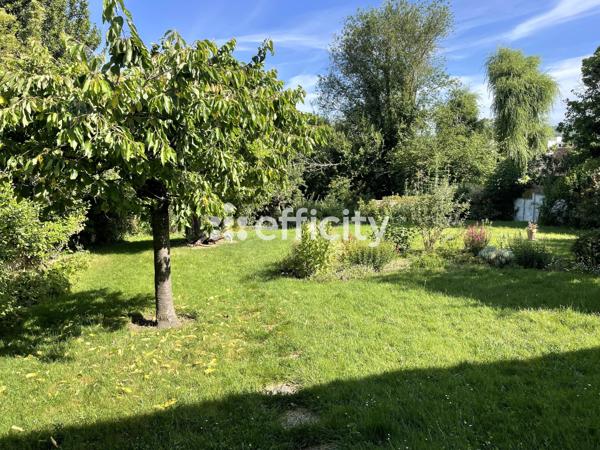 Maison
         7 pièces
        - 140 m² 559 000 € *