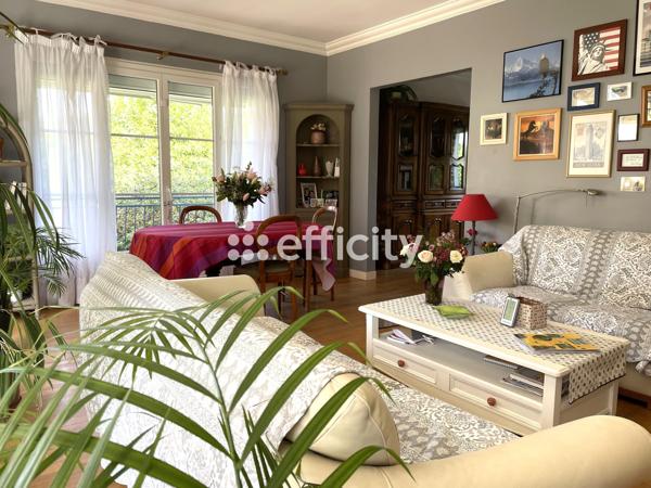 Maison
         7 pièces
        - 140 m² 559 000 € *