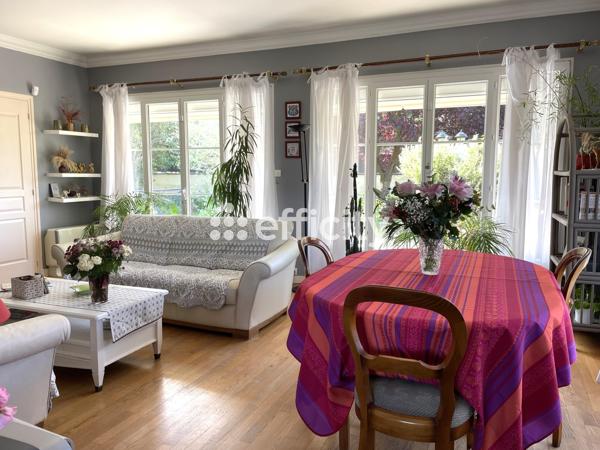 Maison
         7 pièces
        - 140 m² 559 000 € *