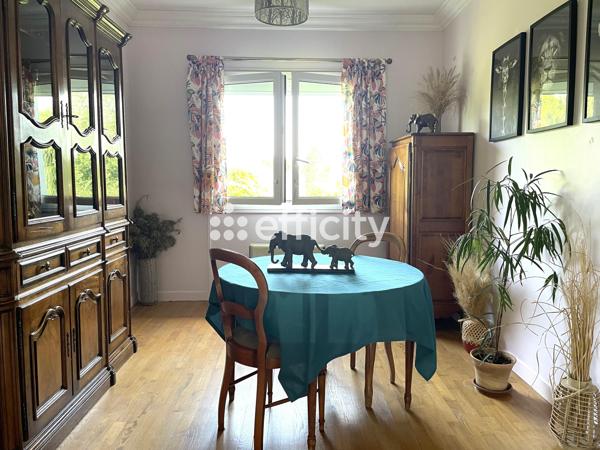 Maison
         7 pièces
        - 140 m² 559 000 € *