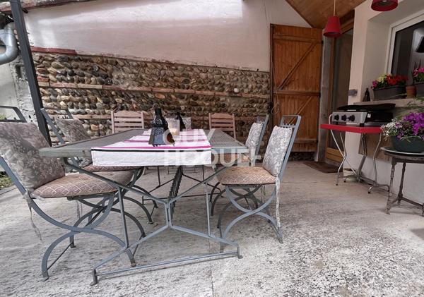 Grisolles -plein centre - au calme