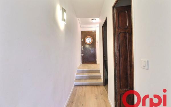 Appartement à vendre    3 pièces •  Marseille 7