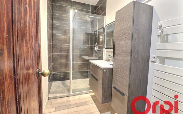 Appartement à vendre    3 pièces •  Marseille 7