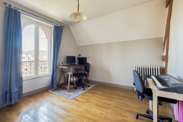 Maison de Maître au cœur de Meaux + Dépendances