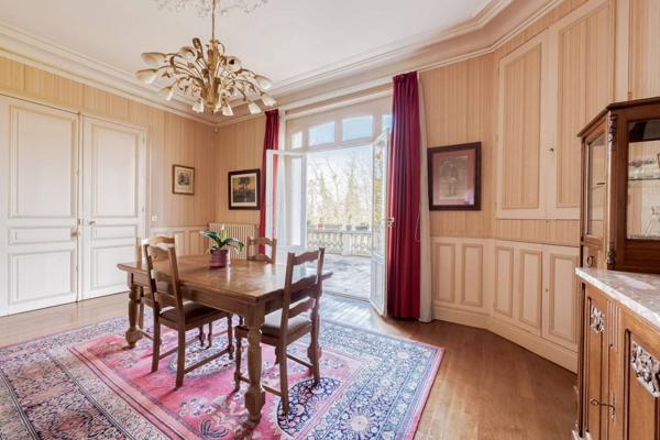 Maison de Maître au cœur de Meaux + Dépendances