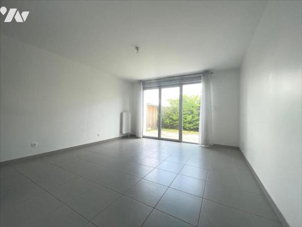 BEZANNES appartement en rez-de-jardin de type deux pièces principales, 50 m² surface habitable
