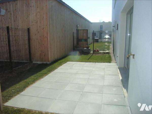 BEZANNES appartement en rez-de-jardin de type deux pièces principales, 50 m² surface habitable