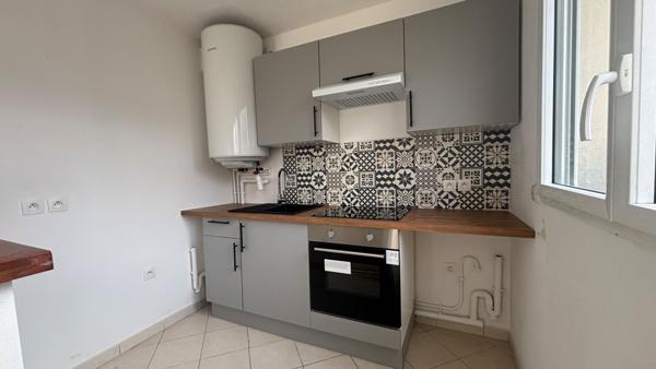 Appartement Corbeil Essonnes 1 pièce(s) 32 m2