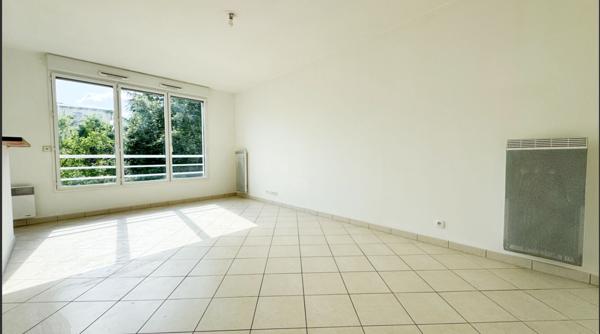 Appartement Corbeil Essonnes 1 pièce(s) 32 m2