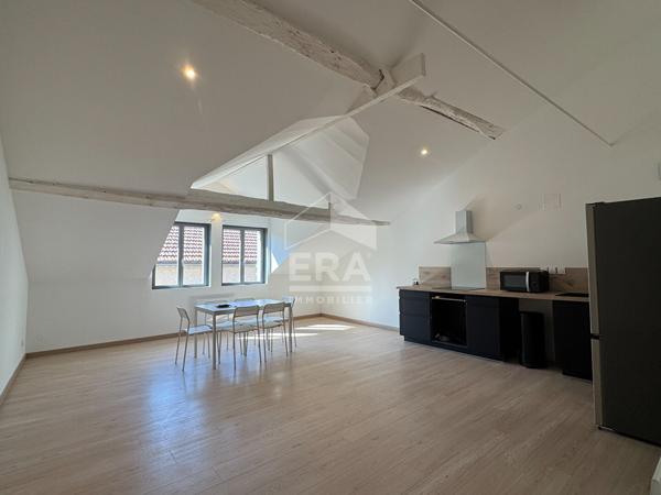 Appartement T3 duplex 101m2 - Centre ville Vic en Bigorre