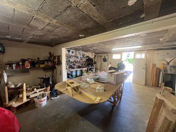 Maison sur deux niveau avec jardin + Garage