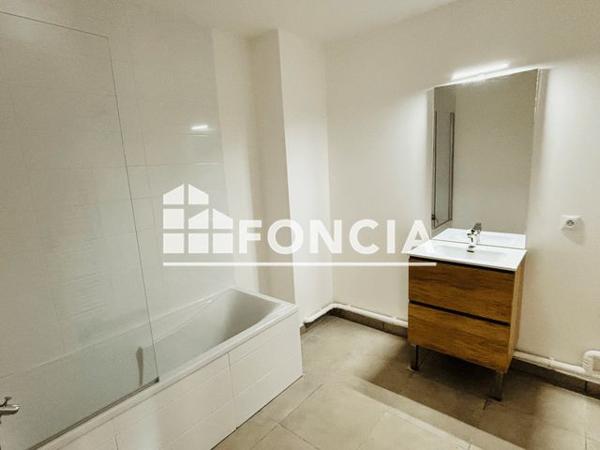 Location Appartement 4 pièces 99.96 m² - AVENUE DE BOLLAERT Lens 62300