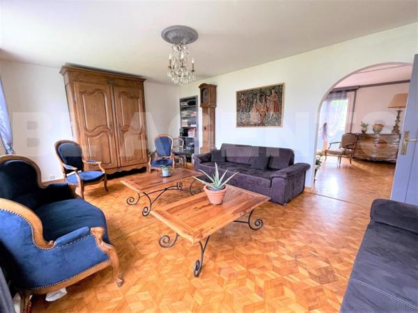 TRIANGLE D'OR MAISON FAMILIALE 7 chambres, 862m² de terrain.