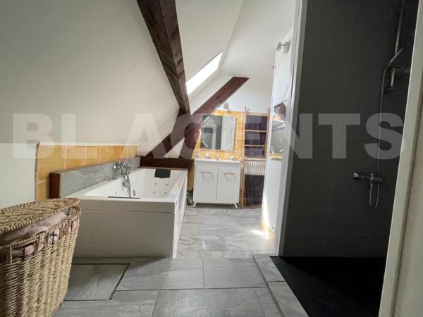 TRIANGLE D'OR MAISON FAMILIALE 7 chambres, 862m² de terrain.