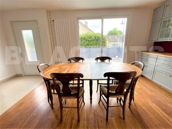 TRIANGLE D'OR MAISON FAMILIALE 7 chambres, 862m² de terrain.