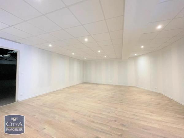 Local commercial à louer 210m²