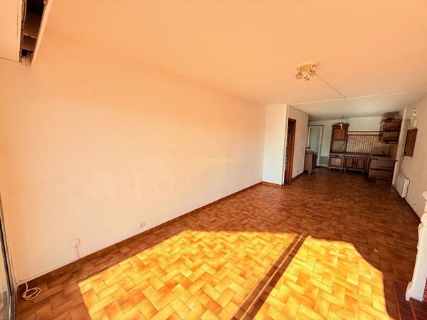 Agde  T3 traversant de 68 m² avec deux terrasses et garage. Vue Hérault