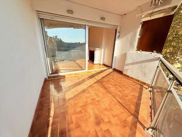 Agde  T3 traversant de 68 m² avec deux terrasses et garage. Vue Hérault
