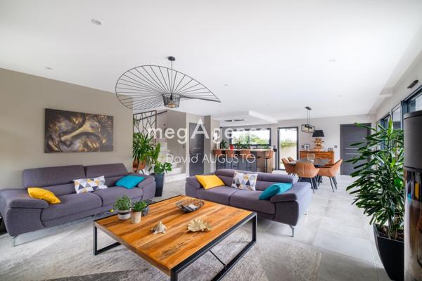 Maison à LENTILLY, 69210 - 6 pièces 193m²