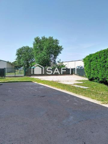Local professionnel avec bureaux et/ou habitation.