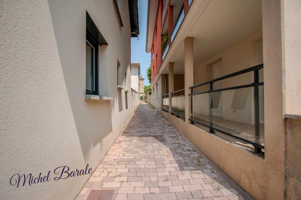 Appartement de 48 m² avec terrasse arborée et garage