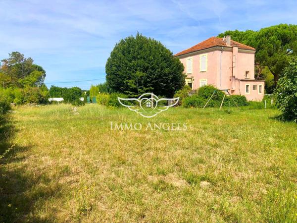 Valréas – Maison ancienne à réinventer, grand terrain, mille possibilités