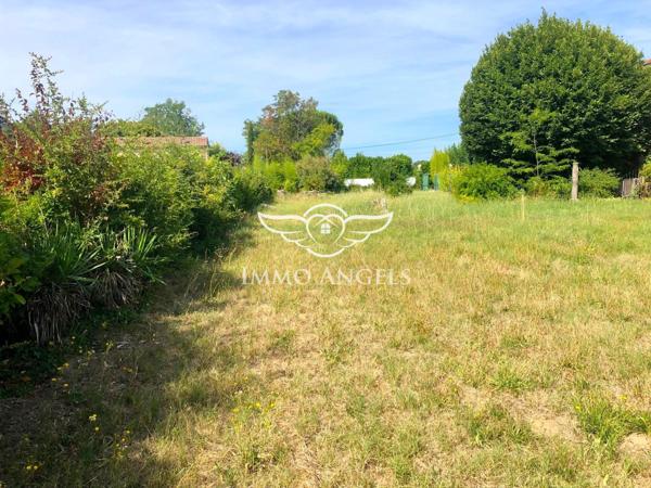 Valréas – Maison ancienne à réinventer, grand terrain, mille possibilités