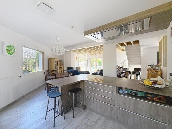Rare en plein centre de Bruz : maison contemporaine 175 m² avec piscine !