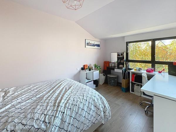 Rare en plein centre de Bruz : maison contemporaine 175 m² avec piscine !