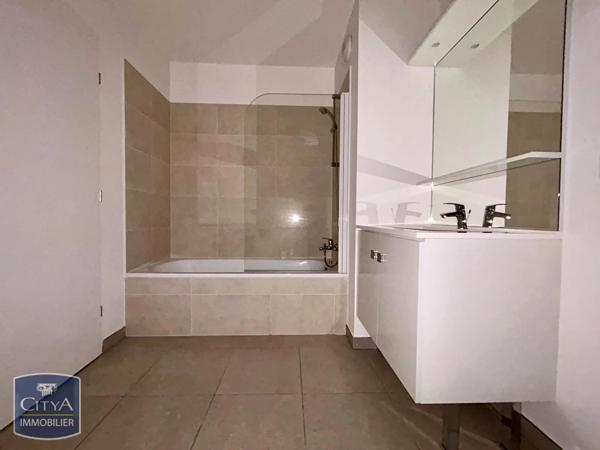 Appartement à louer 3 pièces 65.91m² Limoges (87000)