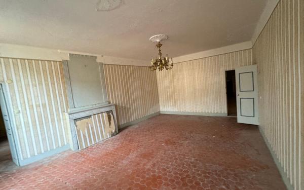 Appartement à vendre    5 pièces • 198,19 m2 Moustiers-Sainte-Marie