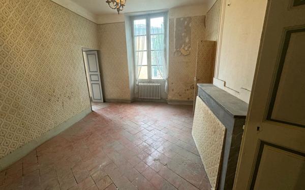 Appartement à vendre    5 pièces • 198,19 m2 Moustiers-Sainte-Marie